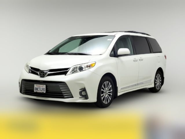 2019 Toyota Sienna XLE