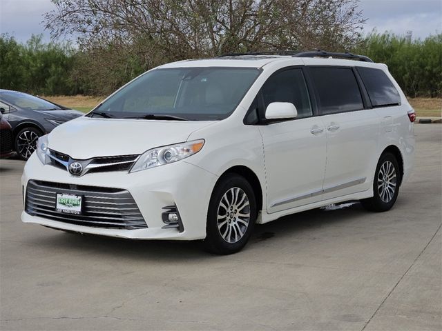 2019 Toyota Sienna 