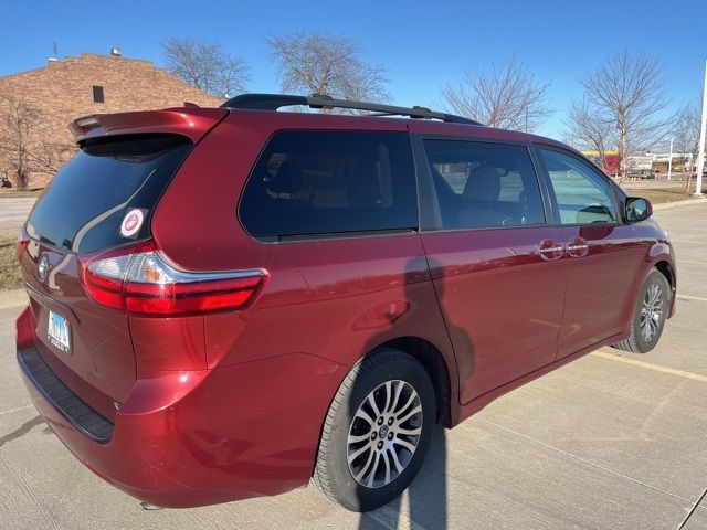 2019 Toyota Sienna 