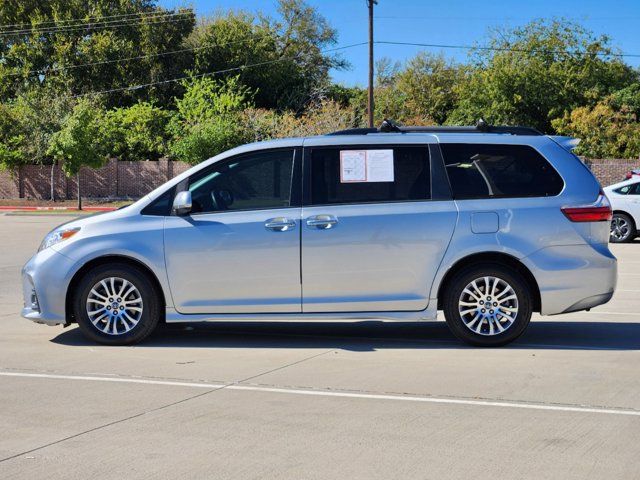 2019 Toyota Sienna 