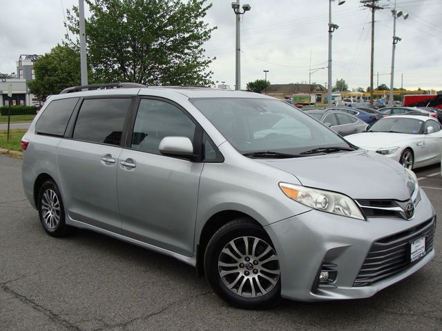 2019 Toyota Sienna XLE