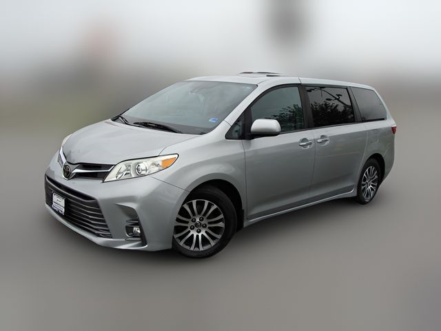 2019 Toyota Sienna XLE