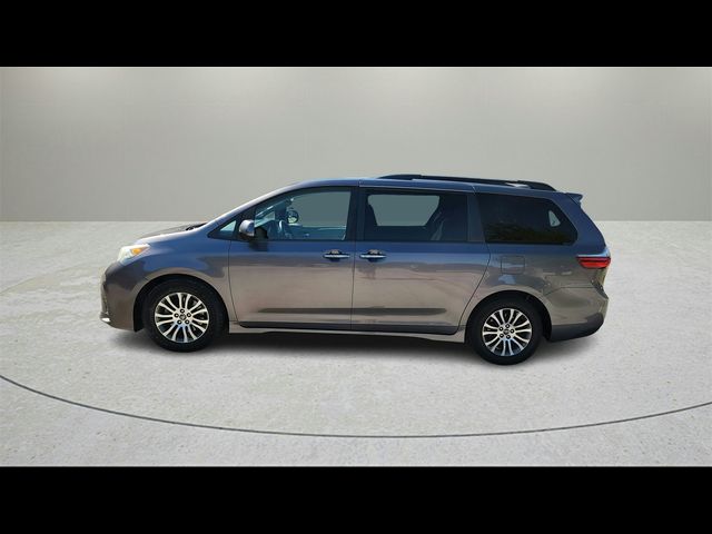 2019 Toyota Sienna XLE