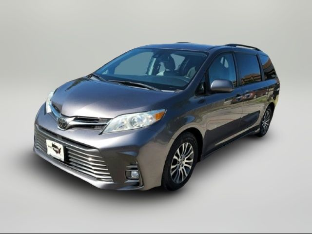 2019 Toyota Sienna XLE