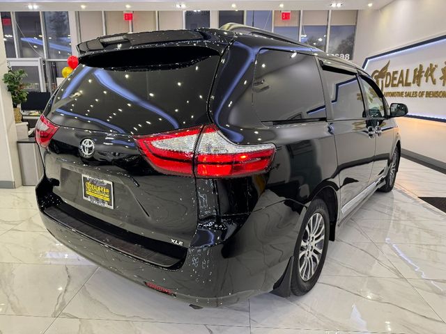 2019 Toyota Sienna XLE