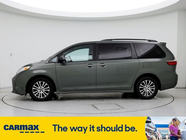 2019 Toyota Sienna XLE