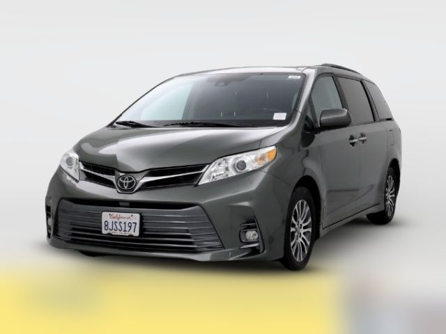 2019 Toyota Sienna XLE