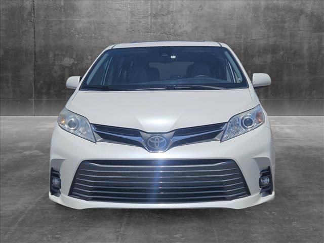 2019 Toyota Sienna XLE