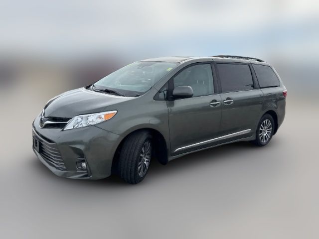 2019 Toyota Sienna XLE