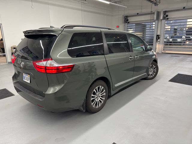 2019 Toyota Sienna XLE