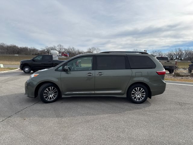 2019 Toyota Sienna XLE