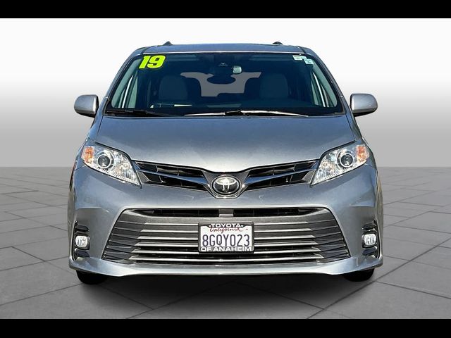 2019 Toyota Sienna XLE