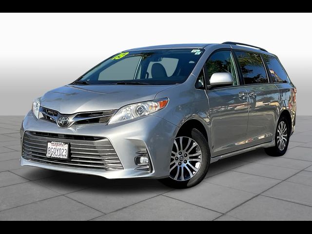 2019 Toyota Sienna XLE