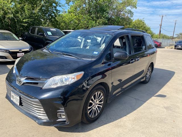 2019 Toyota Sienna 