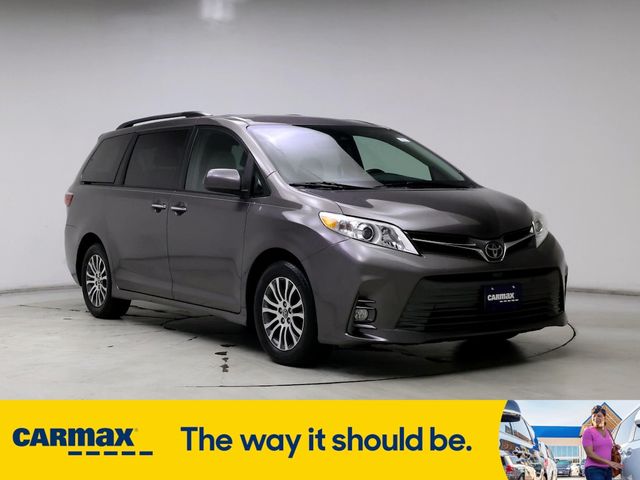 2019 Toyota Sienna XLE