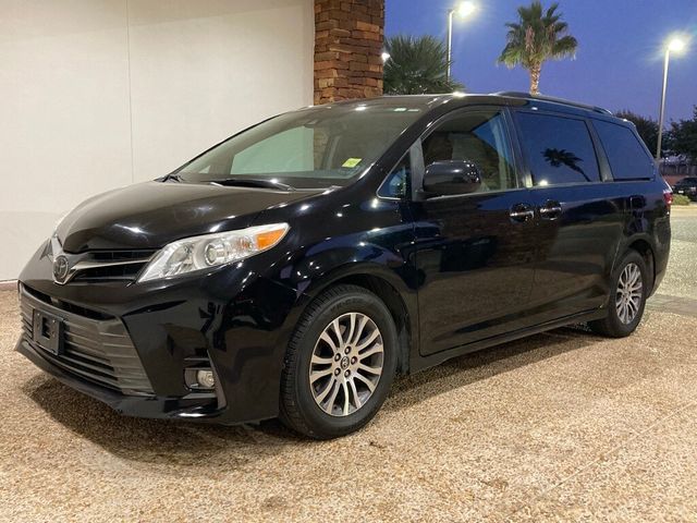 2019 Toyota Sienna XLE