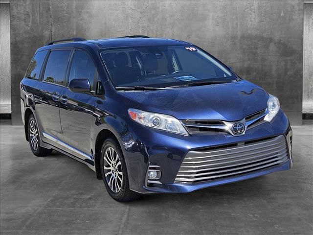 2019 Toyota Sienna XLE