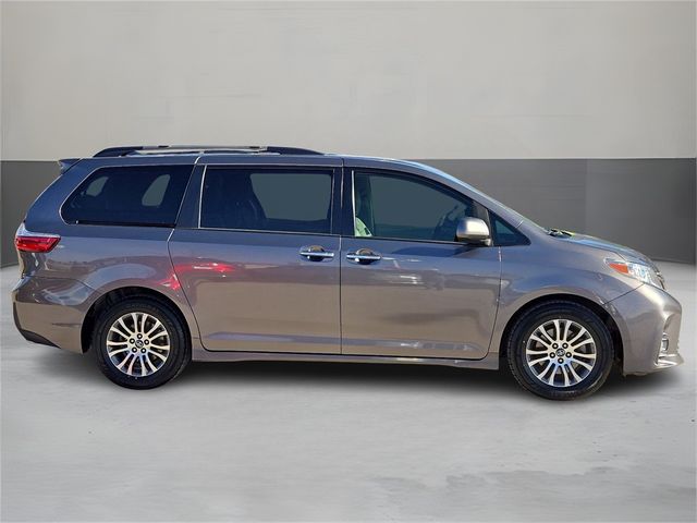 2019 Toyota Sienna XLE Premium