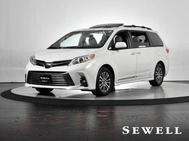 2019 Toyota Sienna XLE