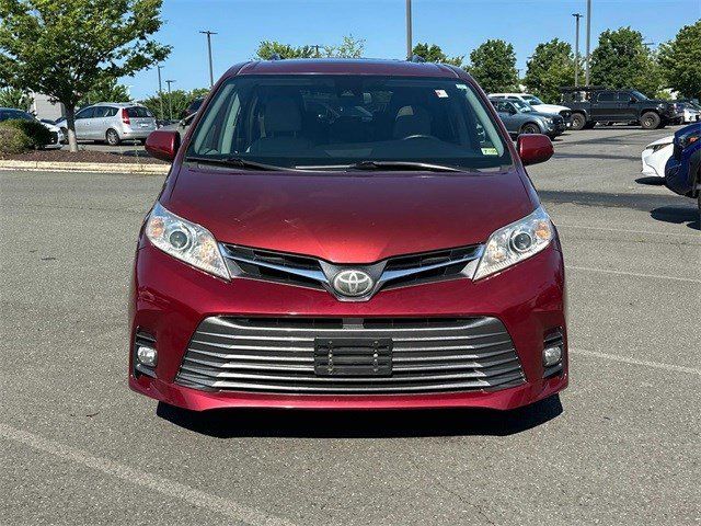 2019 Toyota Sienna XLE