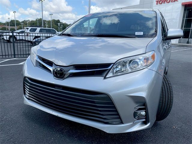 2019 Toyota Sienna 