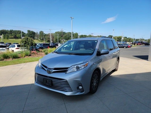 2019 Toyota Sienna XLE