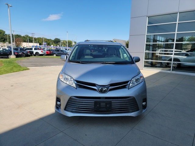 2019 Toyota Sienna XLE