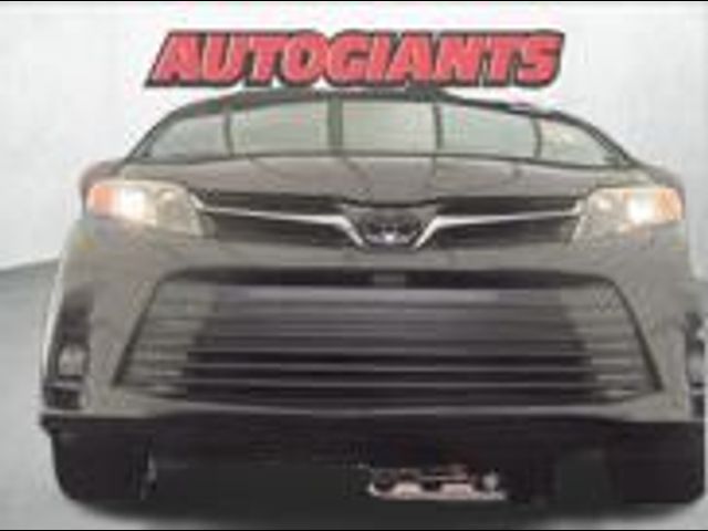 2019 Toyota Sienna XLE