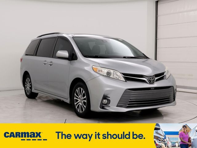 2019 Toyota Sienna XLE