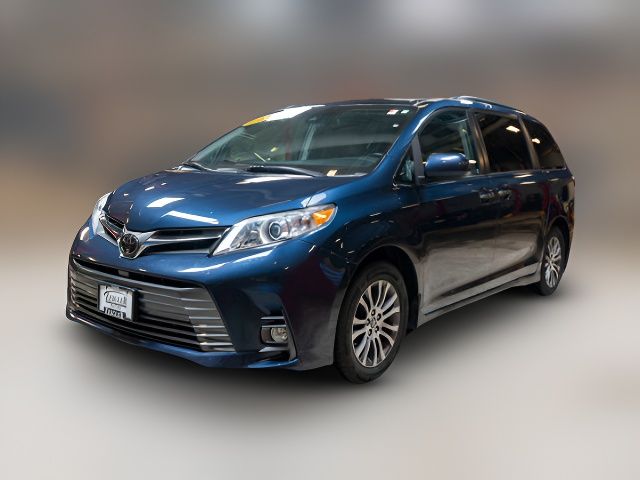 2019 Toyota Sienna XLE