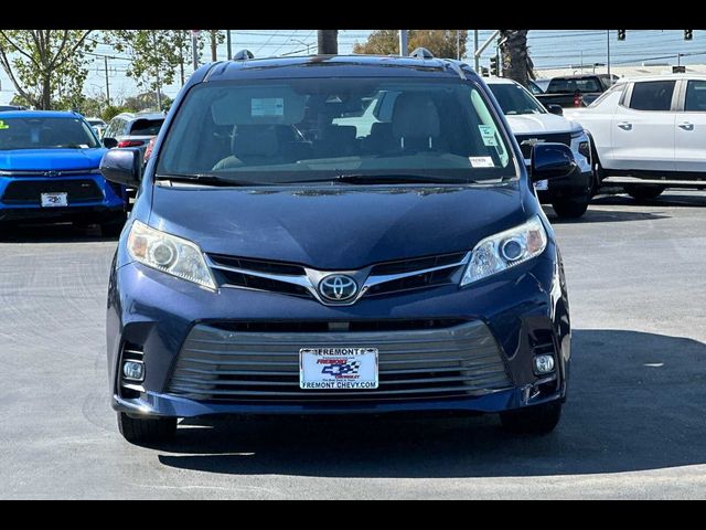 2019 Toyota Sienna XLE