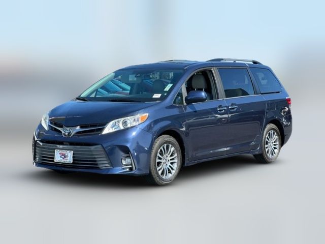 2019 Toyota Sienna XLE