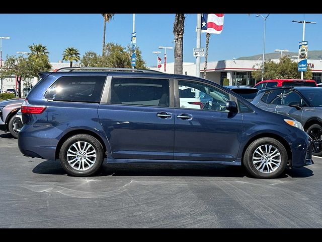 2019 Toyota Sienna XLE