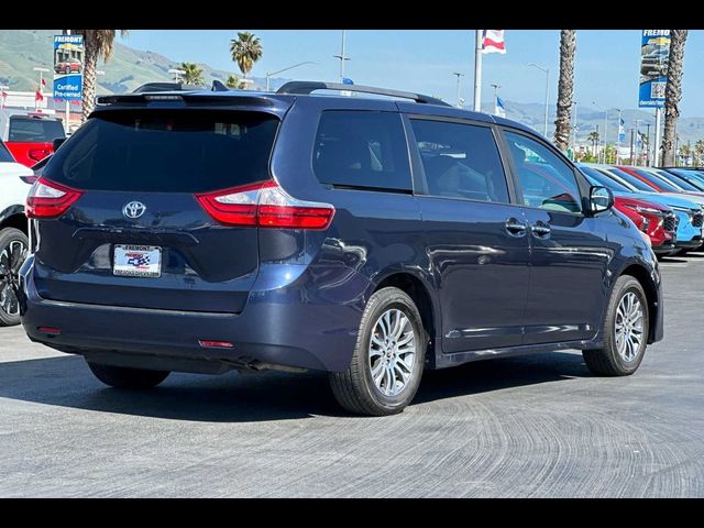 2019 Toyota Sienna XLE