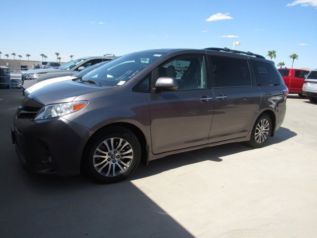 2019 Toyota Sienna XLE