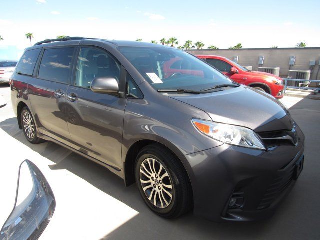 2019 Toyota Sienna XLE