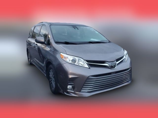 2019 Toyota Sienna XLE