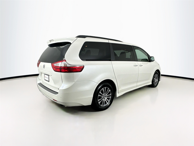 2019 Toyota Sienna XLE