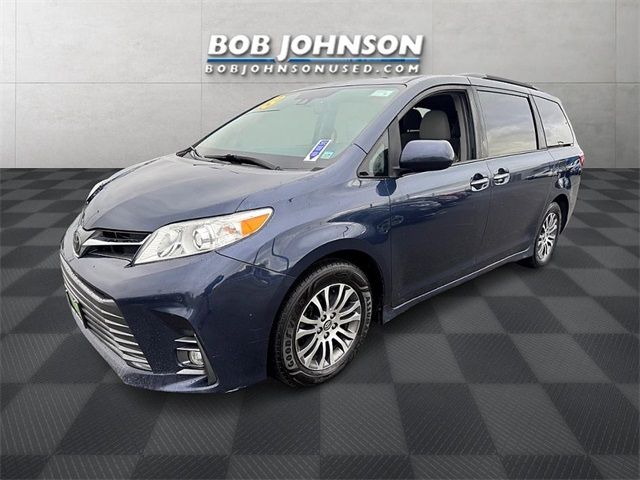 2019 Toyota Sienna XLE Auto Access Seat