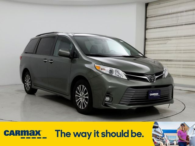 2019 Toyota Sienna XLE