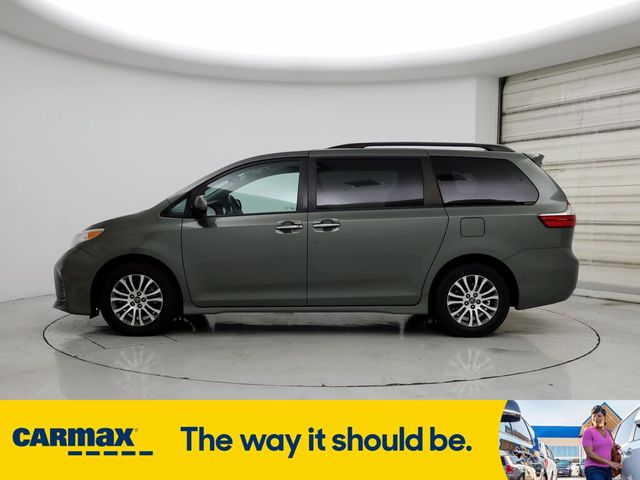 2019 Toyota Sienna XLE