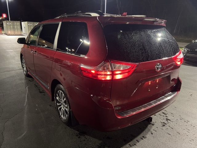 2019 Toyota Sienna XLE