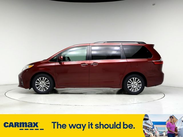 2019 Toyota Sienna XLE