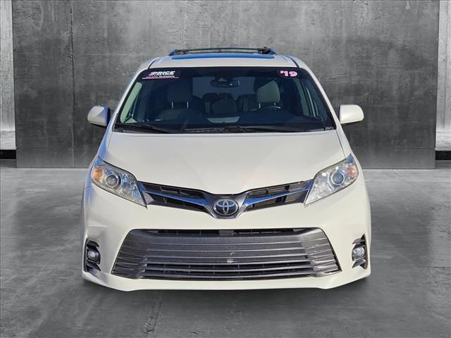 2019 Toyota Sienna XLE