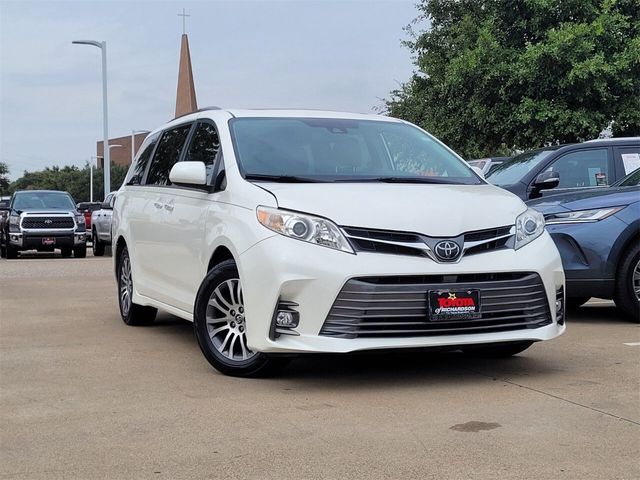 2019 Toyota Sienna 