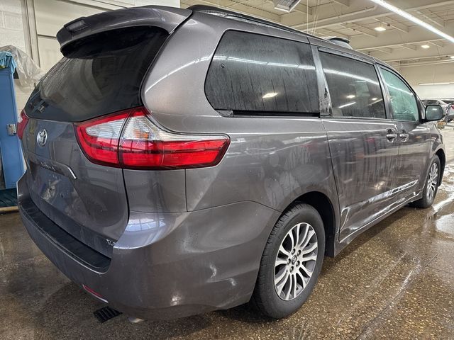 2019 Toyota Sienna 