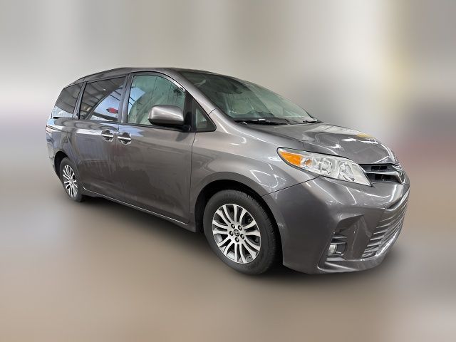 2019 Toyota Sienna 