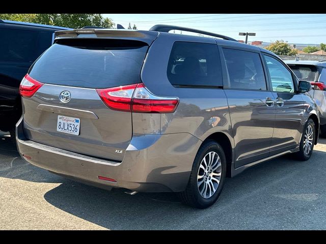 2019 Toyota Sienna XLE