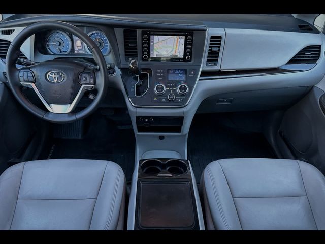 2019 Toyota Sienna XLE