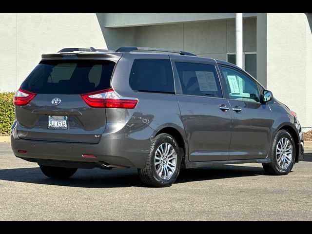 2019 Toyota Sienna XLE